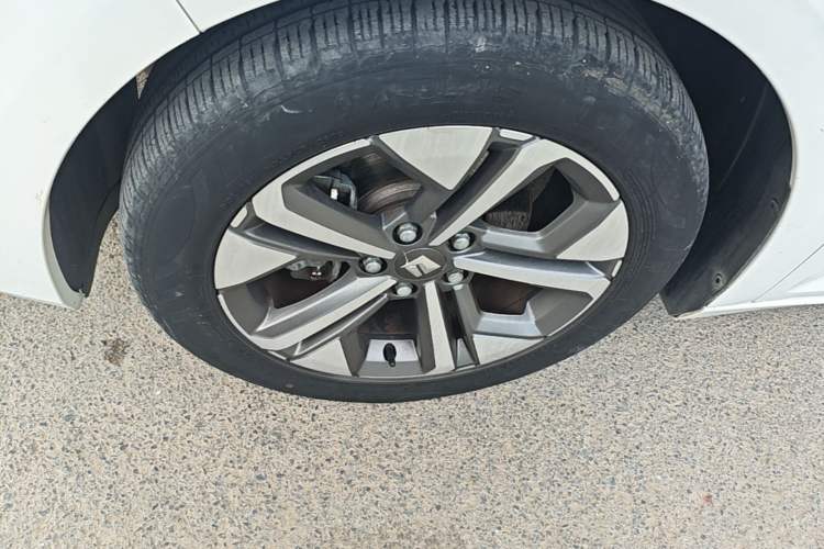 Used Baojun Valli 2021 1.5T Naqu Starry Sky CVT Flagship Model Left Front Wheel Hub