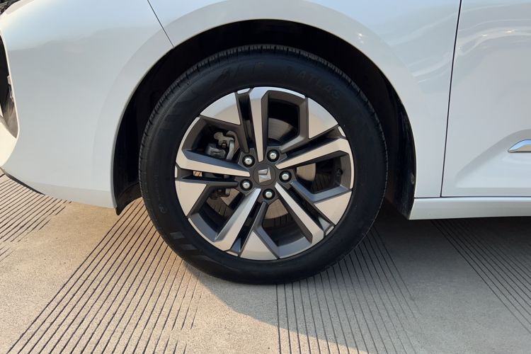 Used Baojun Valli 2021 1.5T Naqu Starry Sky CVT Flagship Model Left Front Wheel Hub