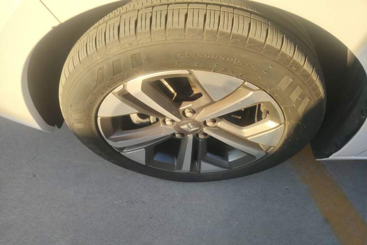 Used Baojun Valli 2021 1.5T Naqu Starry Sky CVT Flagship Model Left Front Wheel Hub
