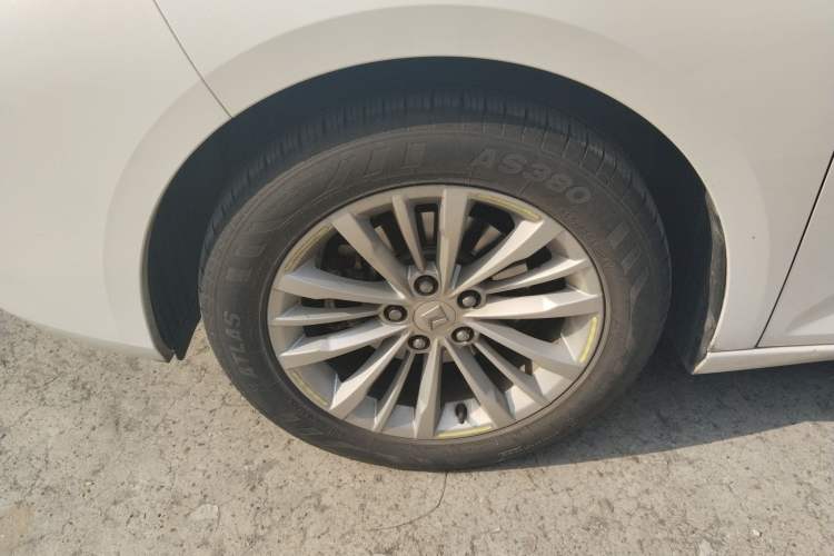 Used Baojun Valli 2021 1.5T Yili Pasture CVT Luxury Model Left Front Wheel Hub