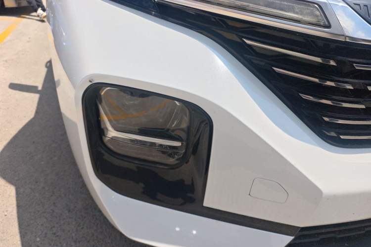 Used Baojun Valli 2021 1.5T Naqu Starry Sky CVT Flagship Model Right Front Headlight