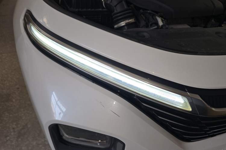 Used Baojun Valli 2021 1.5T Naqu Starry Sky CVT Flagship Model Right Front Headlight