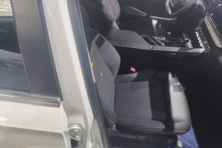 Used Baojun Valli 2021 1.5T Yili Pasture CVT Luxury Model Right Front Seat
