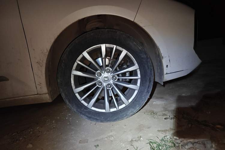Used Baojun Valli 2021 1.5T Dali Sky CVT Premium Edition Right Front Wheel Hub