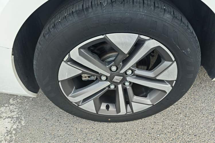 Used Baojun Valli 2021 1.5T Naqu Starry Sky CVT Flagship Model Right Rear Wheel Hub