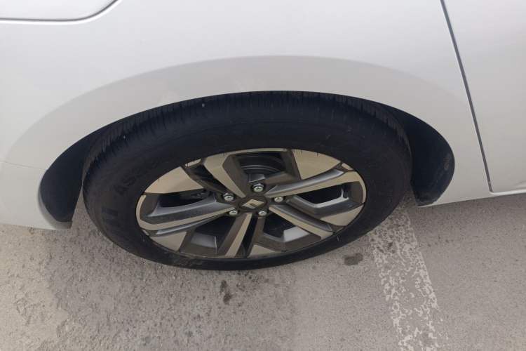 Used Baojun Valli 2021 1.5T Naqu Starry Sky CVT Flagship Model Right Rear Wheel Hub