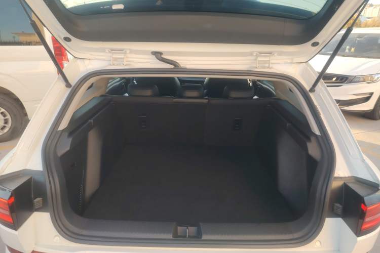 Used Baojun Valli 2021 1.5T Naqu Starry Sky CVT Flagship Model Trunk