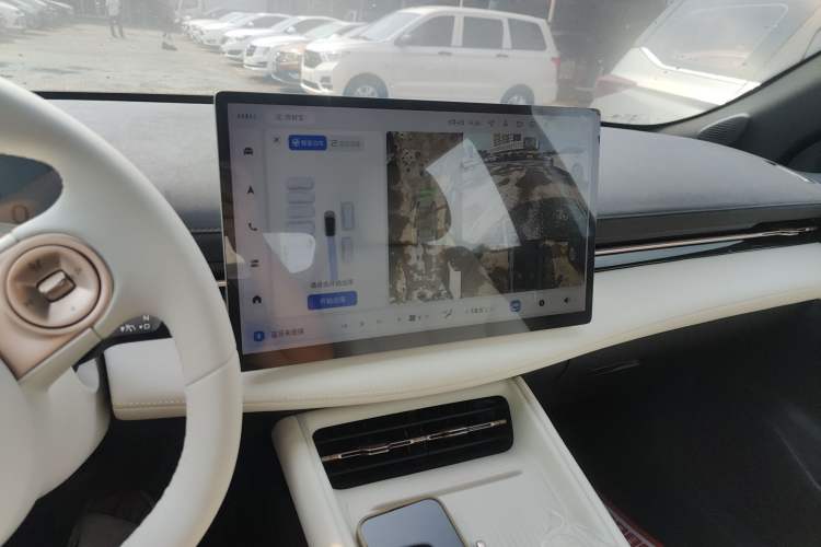 Used Baojun Yunhai 2024 140km Plug-in Hybrid Version Audio And AC Panel