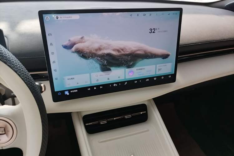 Used Baojun Yunhai 2024 600km Pure Electric Version Audio And AC Panel