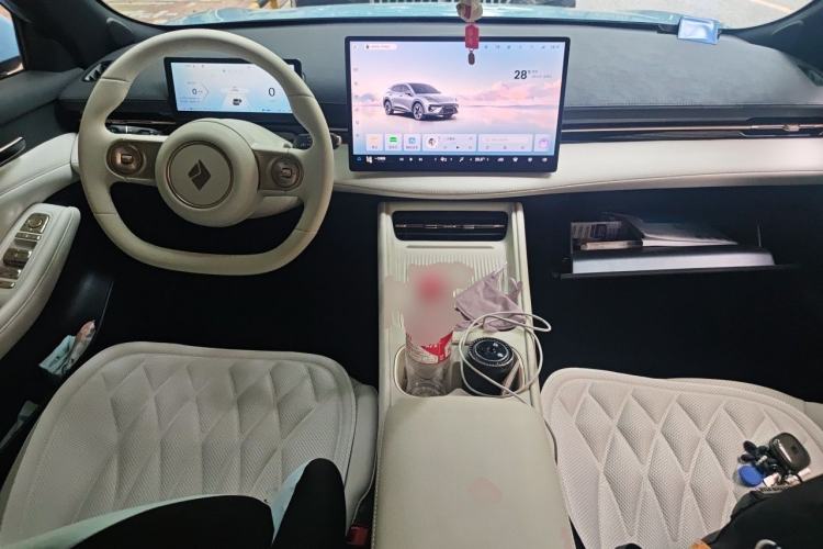 Used Baojun Yunhai 2024 140km Plug-in Hybrid Version Center Console