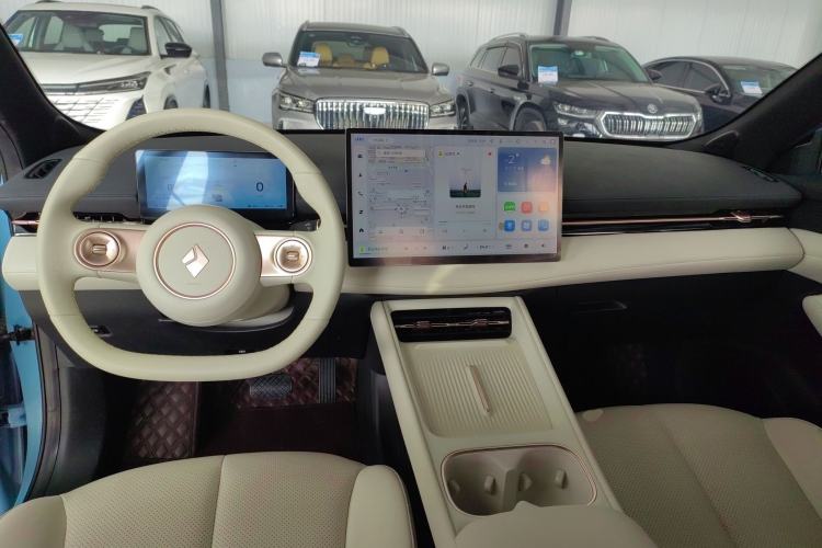 Used Baojun Yunhai 2024 140km Plug-in Hybrid Version Center Console