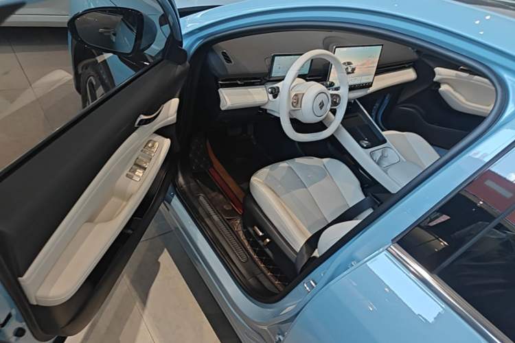Used Baojun Yunhai 2024 600km Pure Electric Version Driver Seat