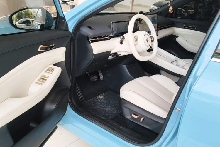 Used Baojun Yunhai 2024 500km Pure Electric Version Driver Seat