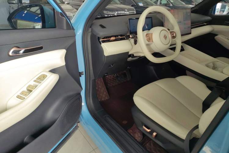 Used Baojun Yunhai 2024 140km Plug-in Hybrid Version Driver Seat