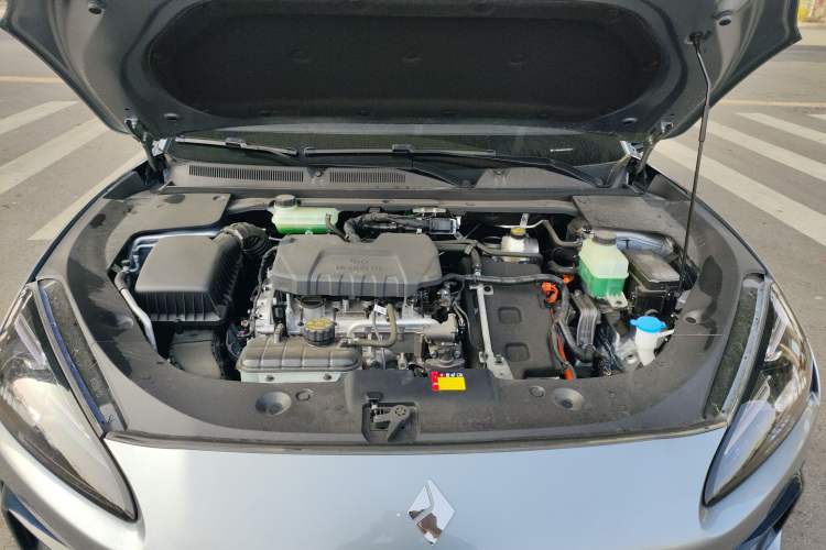 Used Baojun Yunhai 2024 140km Plug-in Hybrid Version Engine Bay
