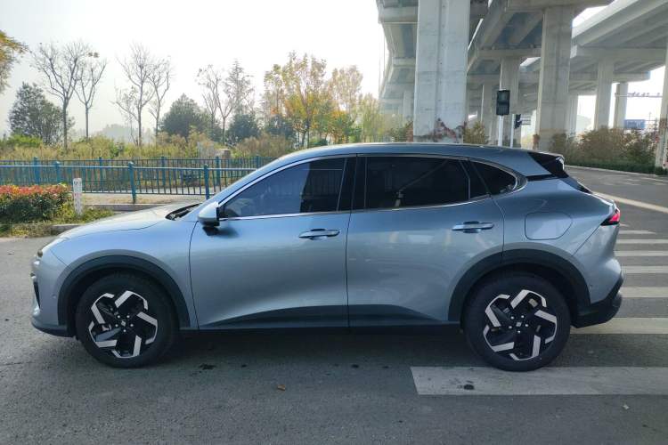 Used Baojun Yunhai 2024 140km Plug-in Hybrid Version Exterior 3