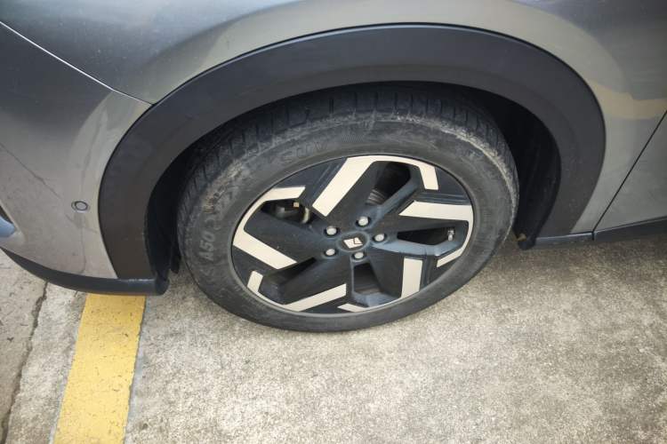 Used Baojun Yunhai 2024 140km Plug-in Hybrid Version Exterior 4