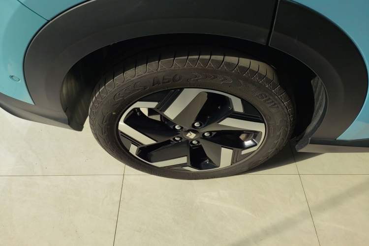 Used Baojun Yunhai 2024 140km Plug-in Hybrid Version Exterior 5