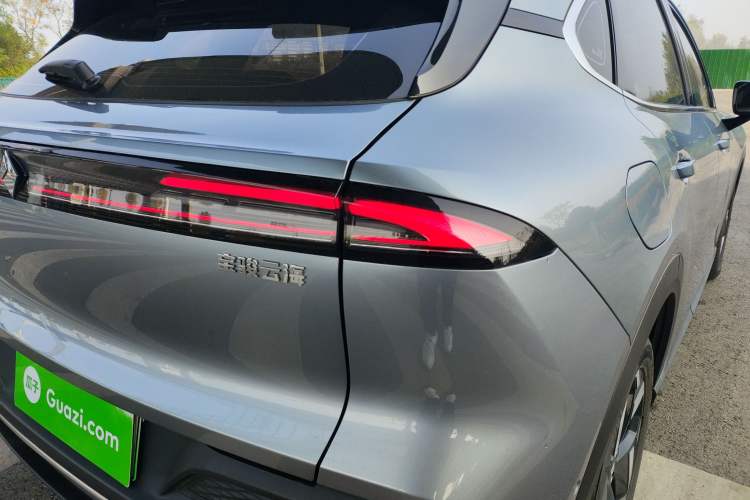 Used Baojun Yunhai 2024 140km Plug-in Hybrid Version Exterior 6