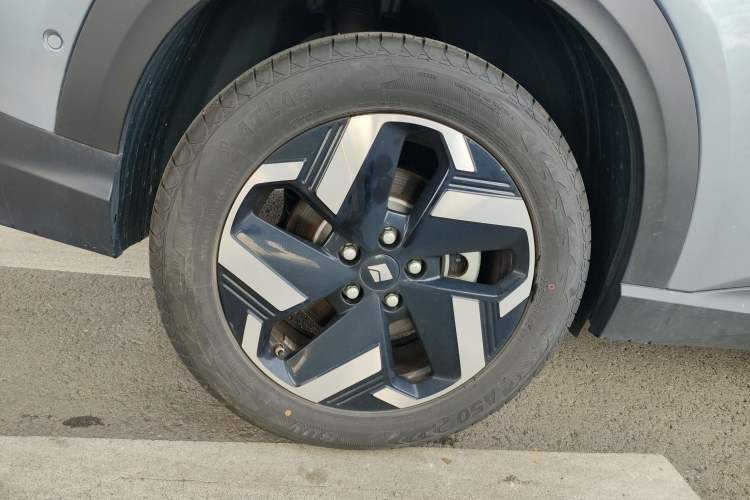 Used Baojun Yunhai 2024 140km Plug-in Hybrid Version Exterior 8