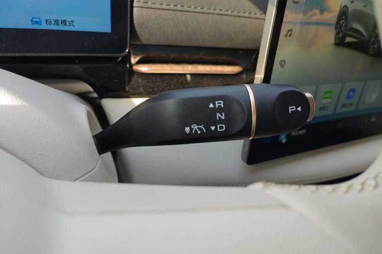 Used Baojun Yunhai 2024 600km Pure Electric Version Gear Lever