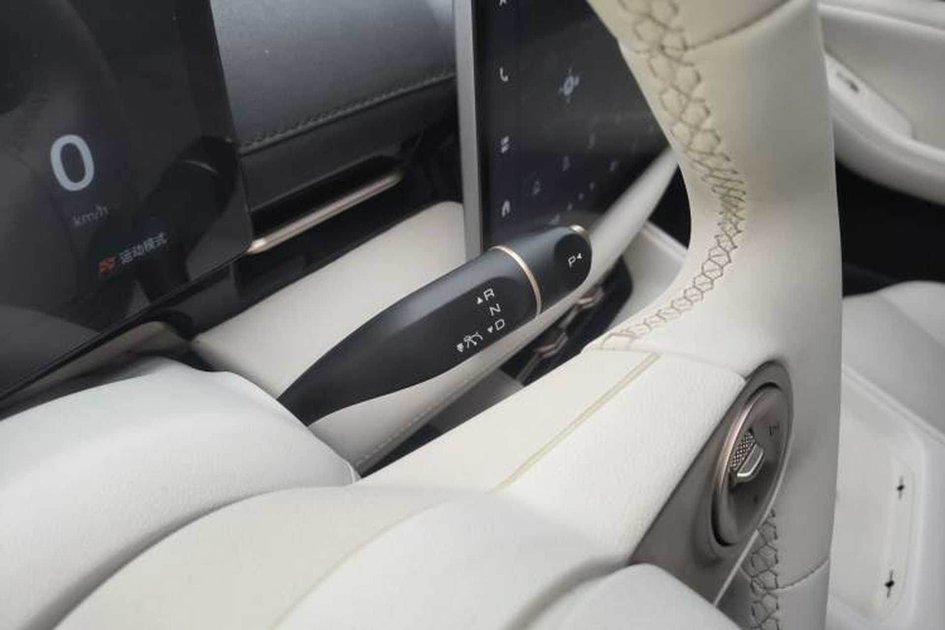 Used Baojun Yunhai 2024 600km Pure Electric Version Gear Lever