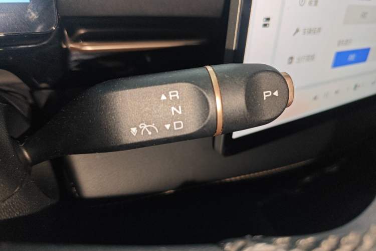 Used Baojun Yunhai 2024 600km Pure Electric Version Gear Lever