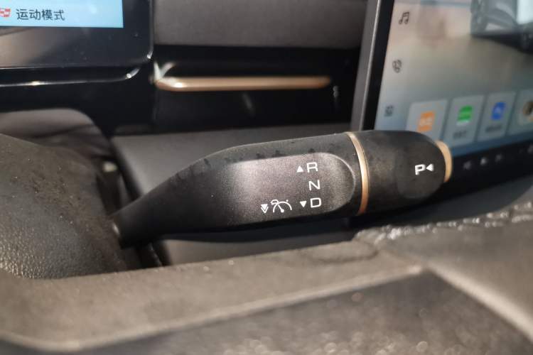 Used Baojun Yunhai 2024 600km Pure Electric Version Gear Lever