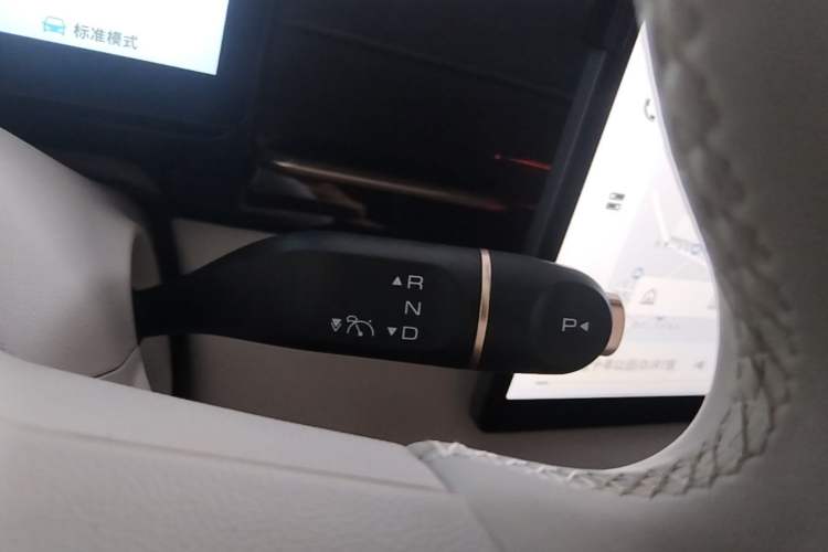 Used Baojun Yunhai 2024 600km Pure Electric Version Gear Lever