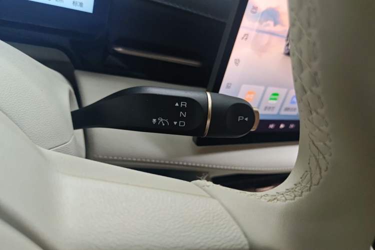 Used Baojun Yunhai 2024 140km Plug-in Hybrid Version Gear Lever