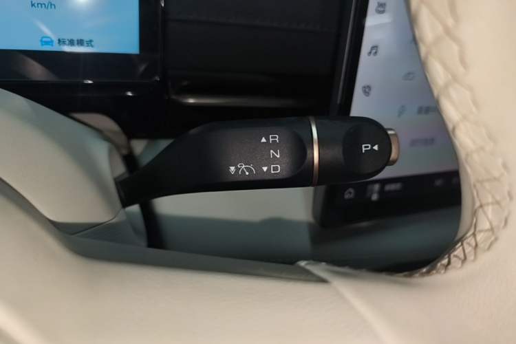 Used Baojun Yunhai 2024 600km Pure Electric Version Gear Lever