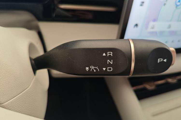 Used Baojun Yunhai 2024 600km Pure Electric Version Gear Lever