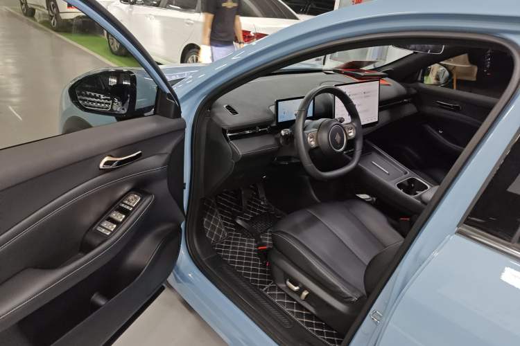 Used Baojun Yunhai 2024 600km Pure Electric Version Interior 2