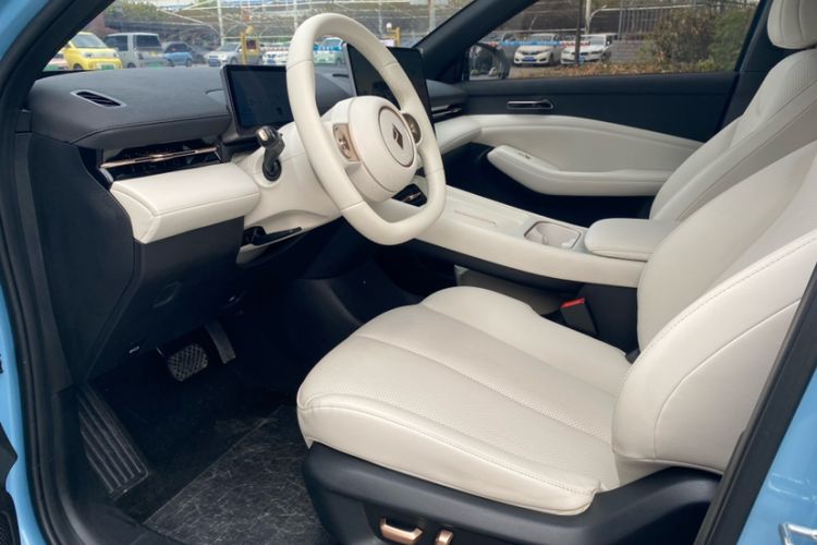 Used Baojun Yunhai 2024 600km Pure Electric Version Interior 2