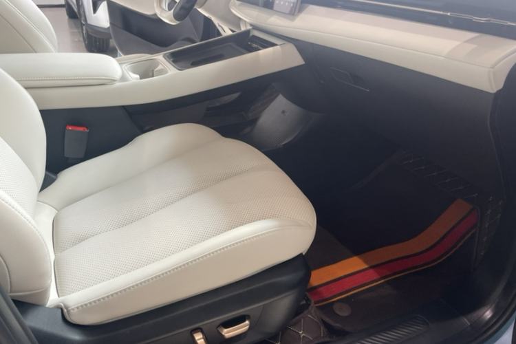 Used Baojun Yunhai 2024 600km Pure Electric Version Interior 3