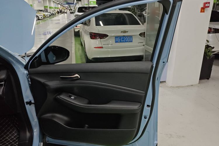 Used Baojun Yunhai 2024 600km Pure Electric Version Interior 4