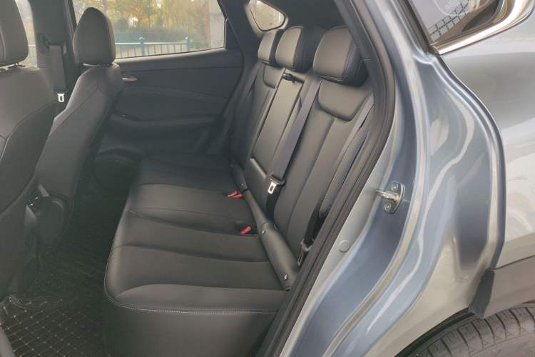 Used Baojun Yunhai 2024 140km Plug-in Hybrid Version Interior 4
