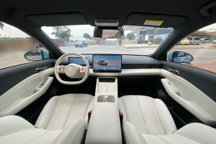 Used Baojun Yunhai 2024 600km Pure Electric Version Interior 5