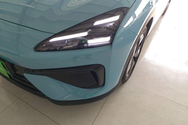 Used Baojun Yunhai 2024 140km Plug-in Hybrid Version Left Front Headlight