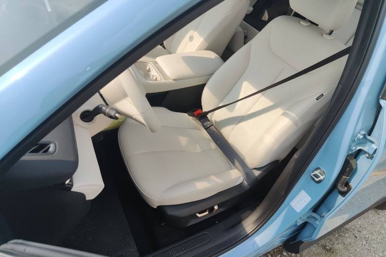 Used Baojun Yunhai 2024 140km Plug-in Hybrid Version Left Front Seat