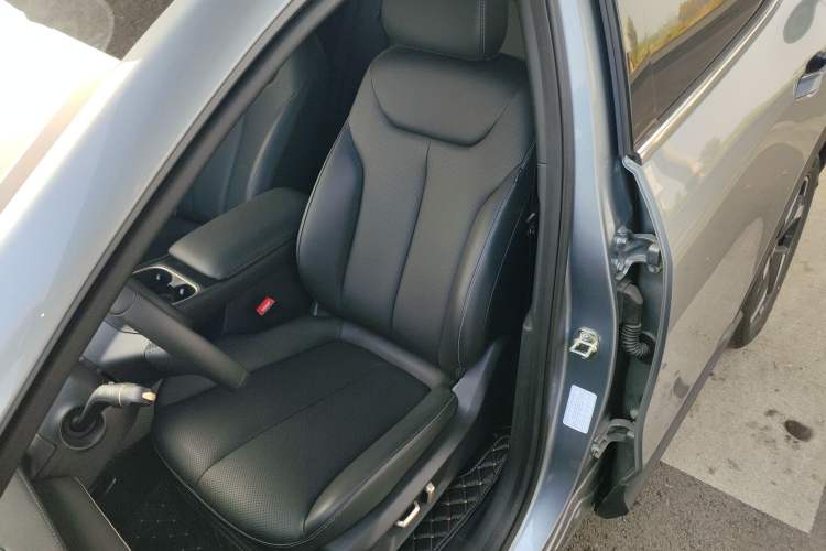 Used Baojun Yunhai 2024 140km Plug-in Hybrid Version Left Front Seat