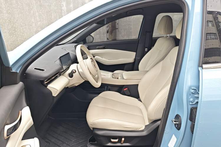 Used Baojun Yunhai 2024 140km Plug-in Hybrid Version Left Front Seat