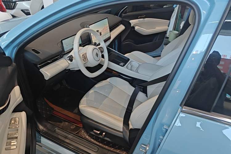 Used Baojun Yunhai 2024 600km Pure Electric Version Left Front Seat