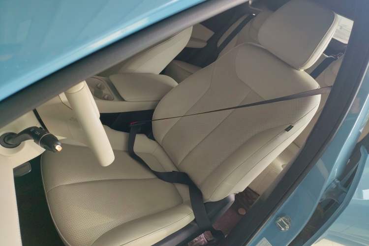 Used Baojun Yunhai 2024 140km Plug-in Hybrid Version Left Front Seat
