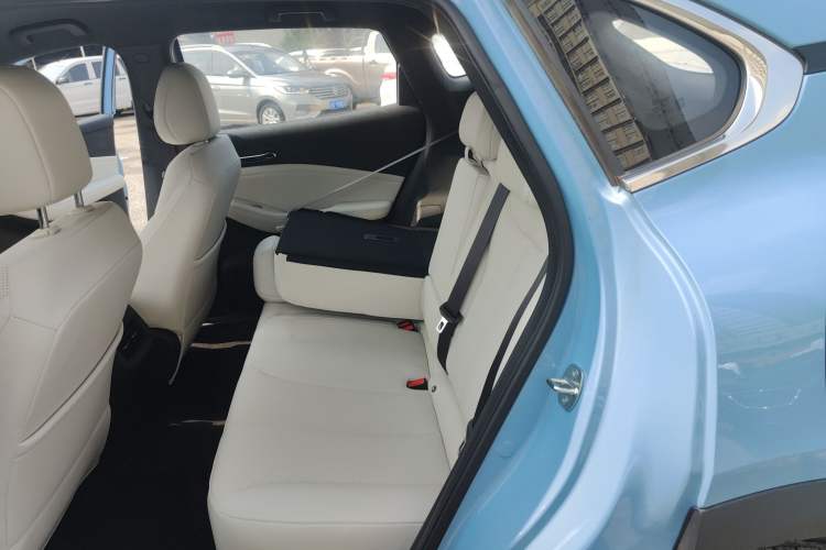Used Baojun Yunhai 2024 140km Plug-in Hybrid Version Left Rear Seat