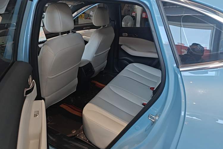 Used Baojun Yunhai 2024 600km Pure Electric Version Left Rear Seat