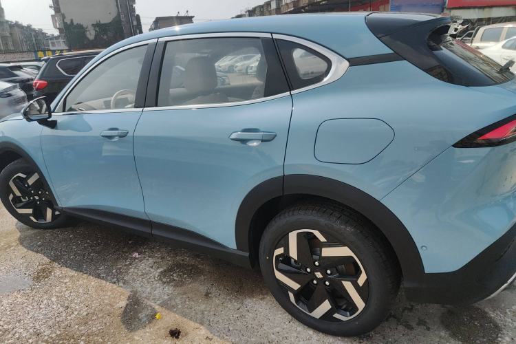 Used Baojun Yunhai 2024 140km Plug-in Hybrid Version Left Side