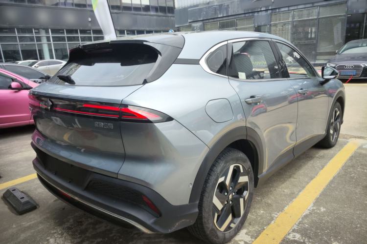 Used Baojun Yunhai 2024 140km Plug-in Hybrid Version Rear Right 45 Deg