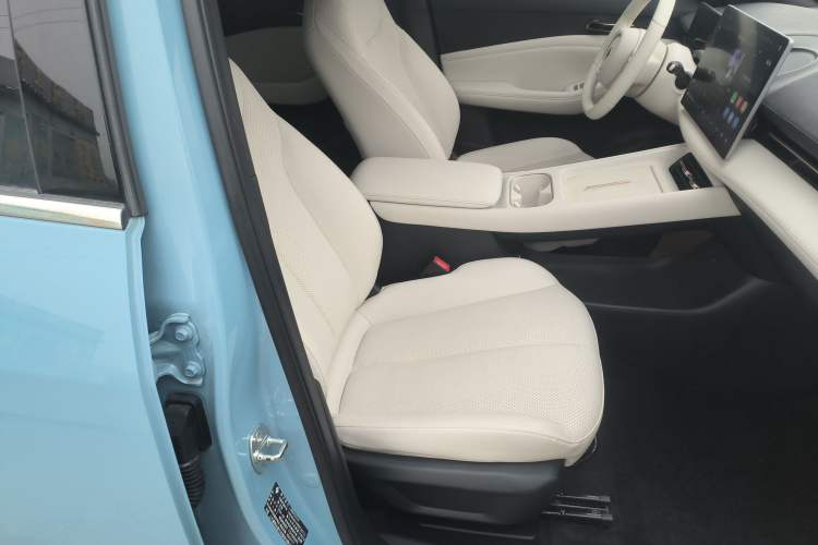 Used Baojun Yunhai 2024 600km Pure Electric Version Right Front Seat