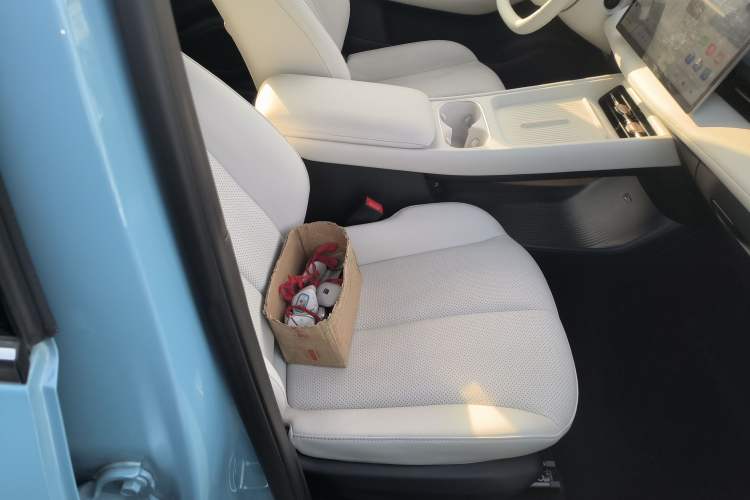 Used Baojun Yunhai 2024 600km Pure Electric Version Right Front Seat